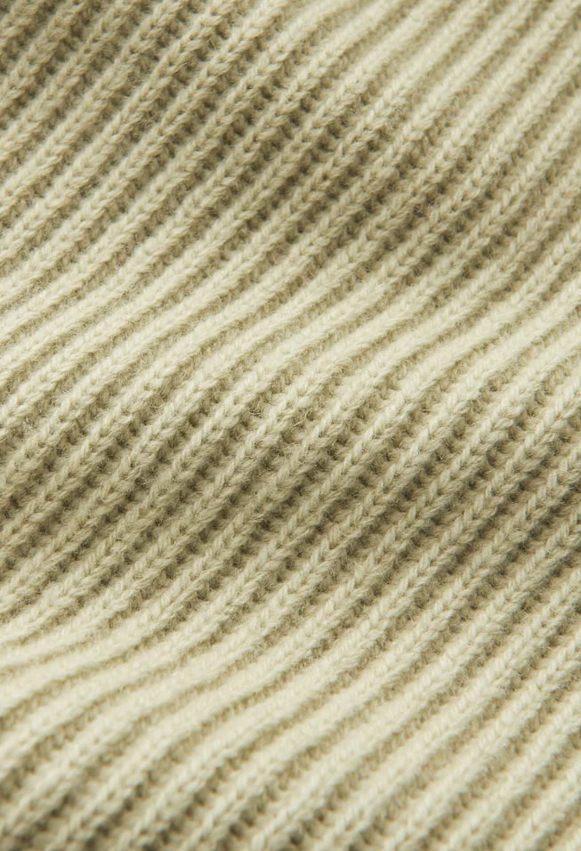 Amantico Knitted Scarf - Image 4