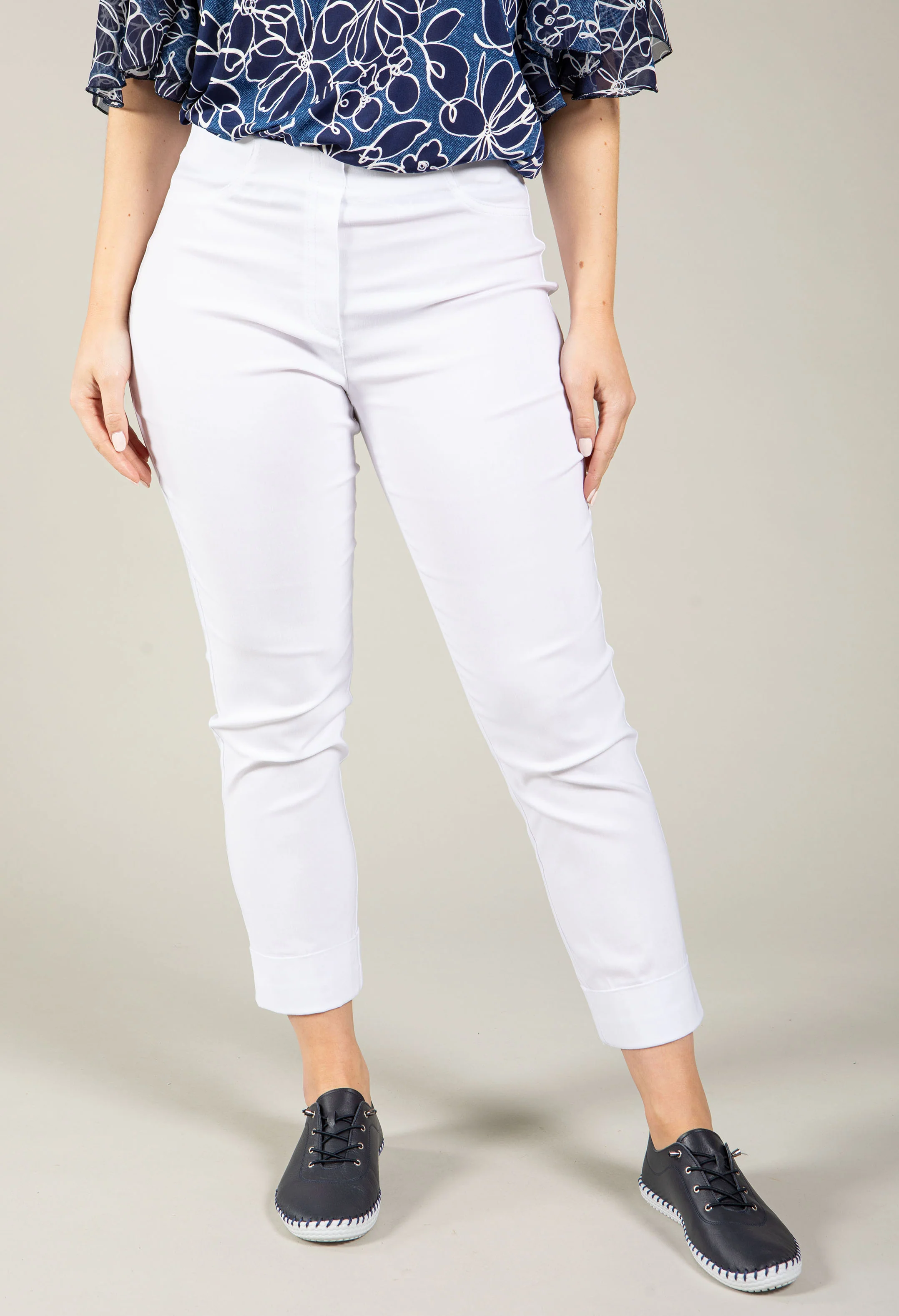 Angelika Slim Fit 7/8 Trousers - Image 10