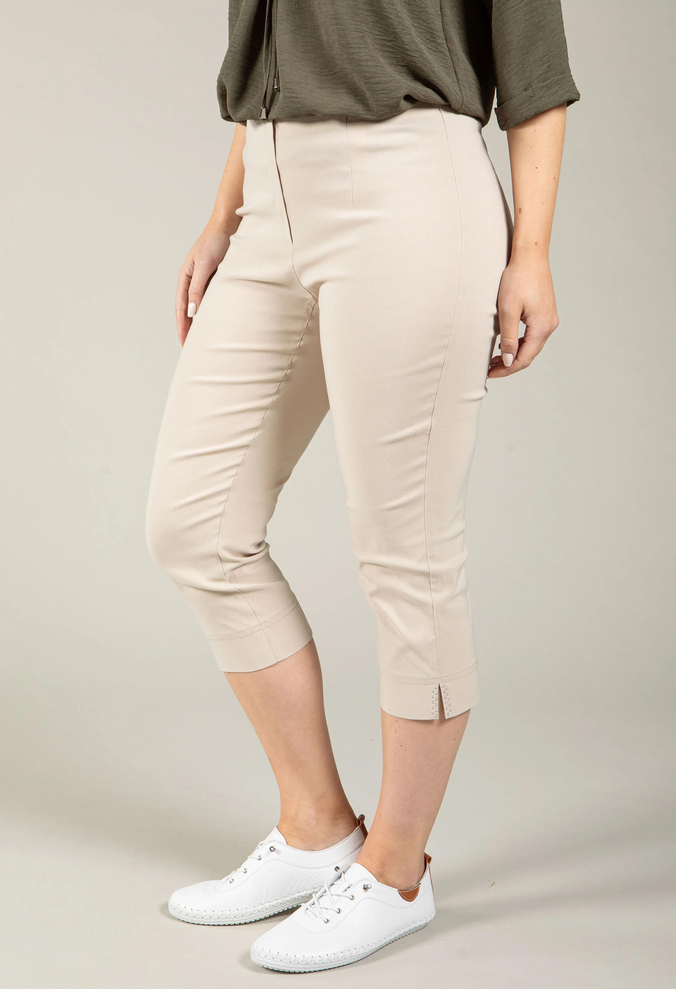 Angelika Slim Fit Capri Trousers - Image 3