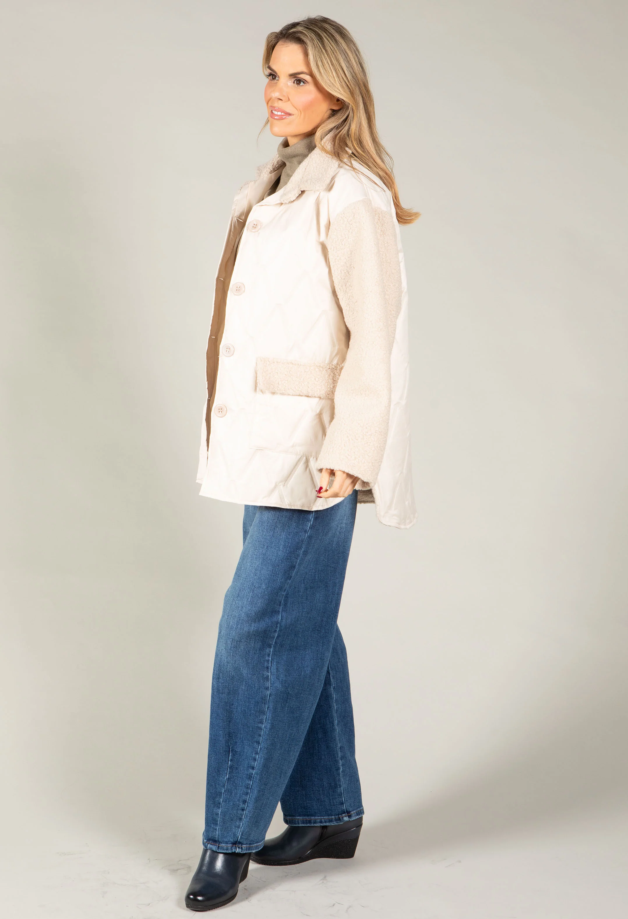 Boucle Sleeve Buttoned Jacket - Image 3