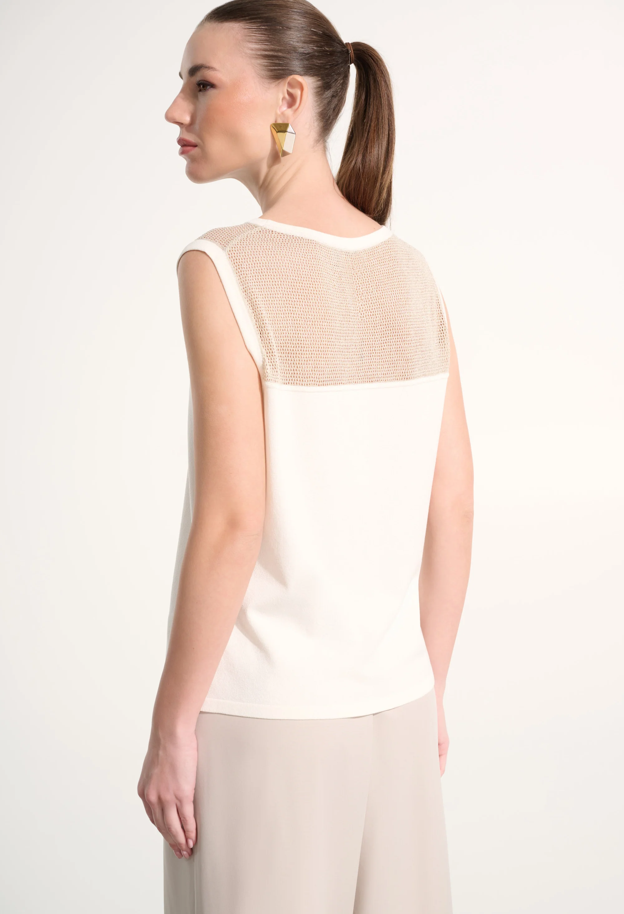 Crew Neck Sleeveless Top - Image 2