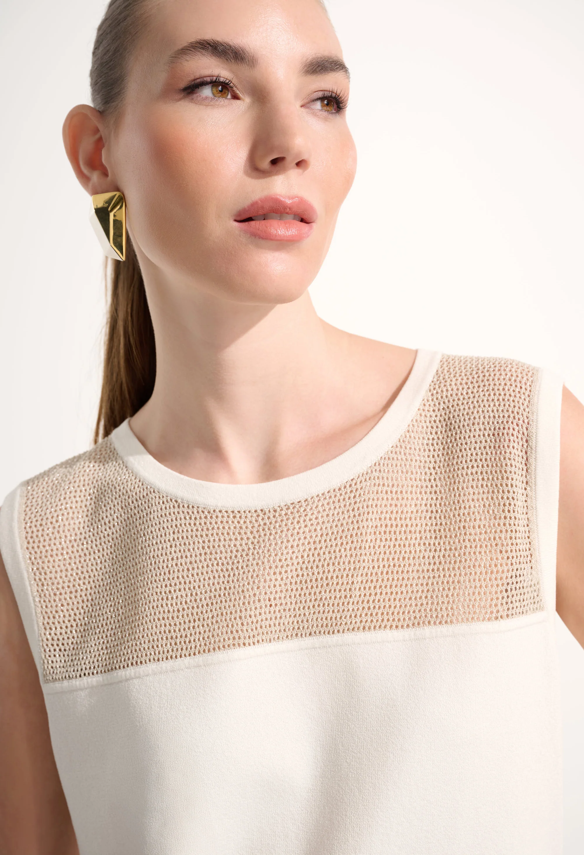 Crew Neck Sleeveless Top - Image 3