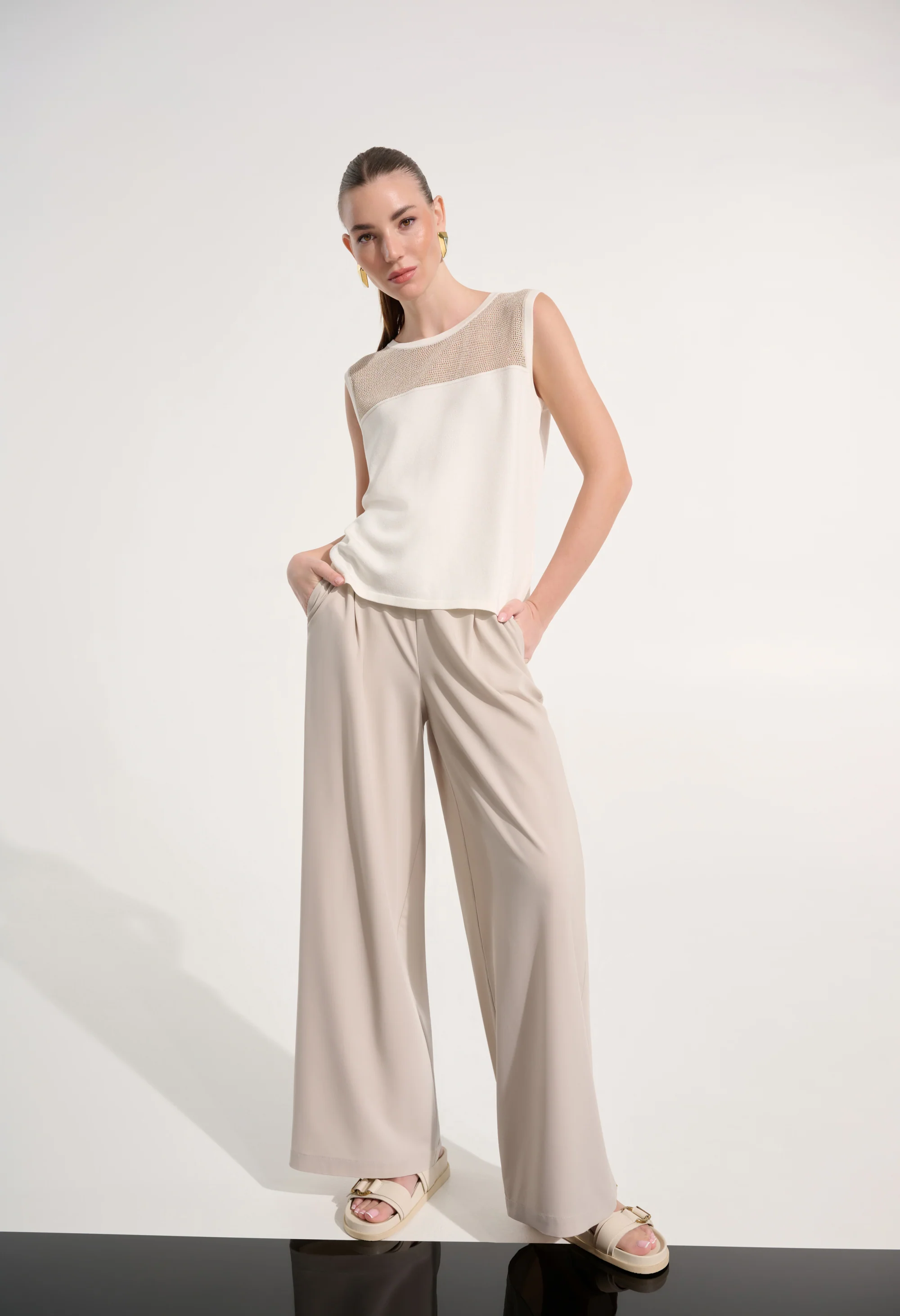 Crew Neck Sleeveless Top - Image 4