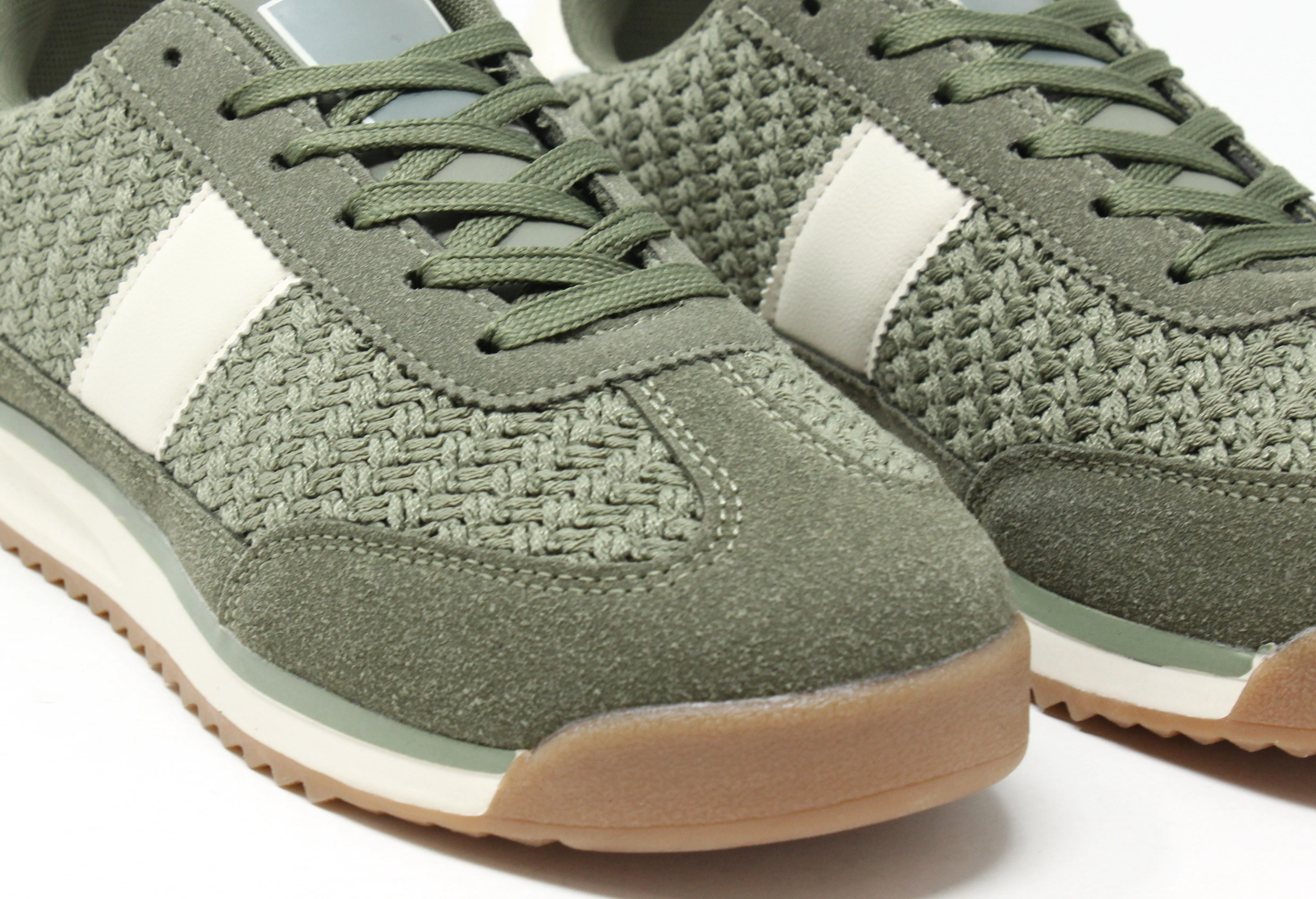 Crochet Detail Trainer - Image 12