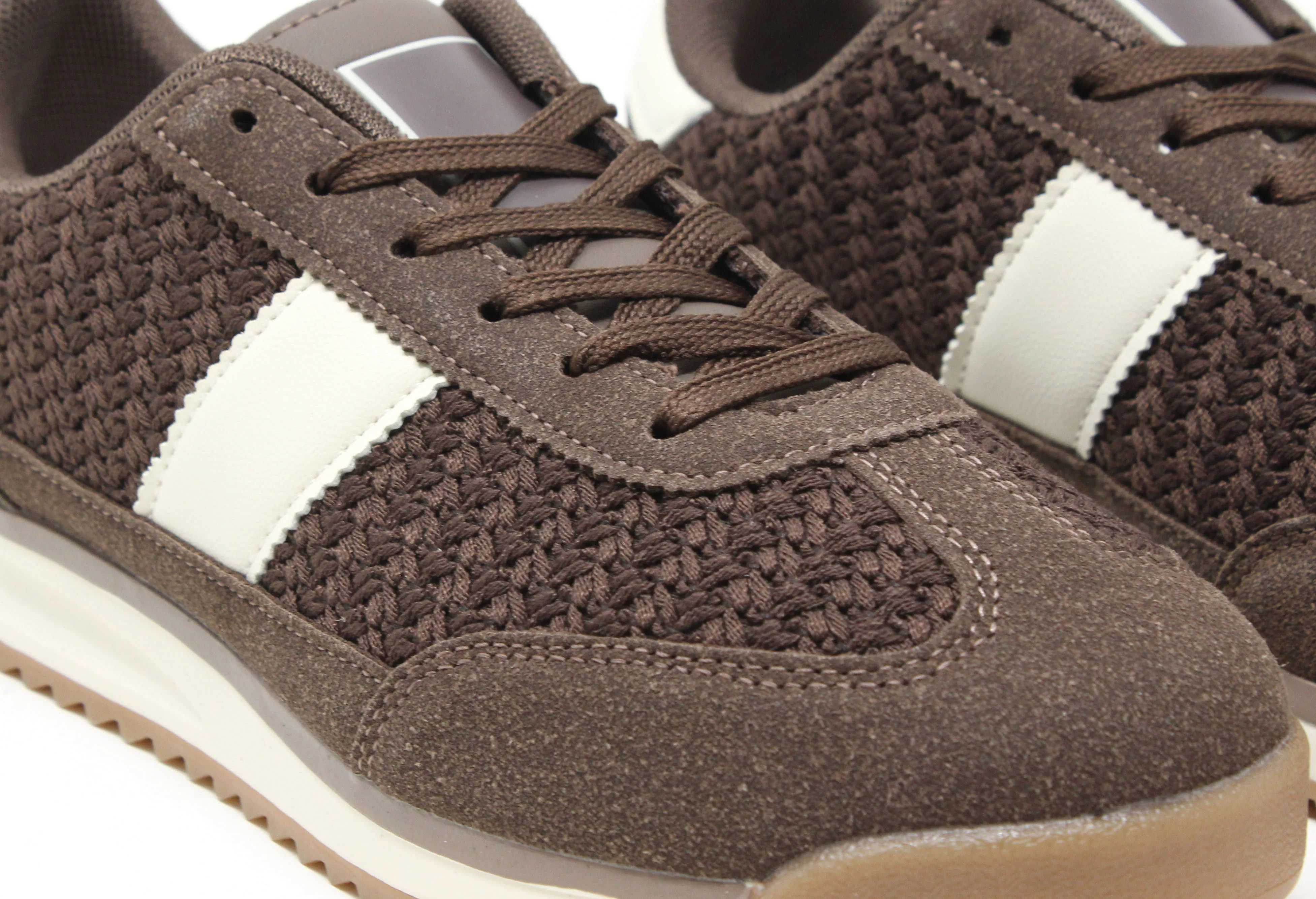 Crochet Detail Trainer - Image 8