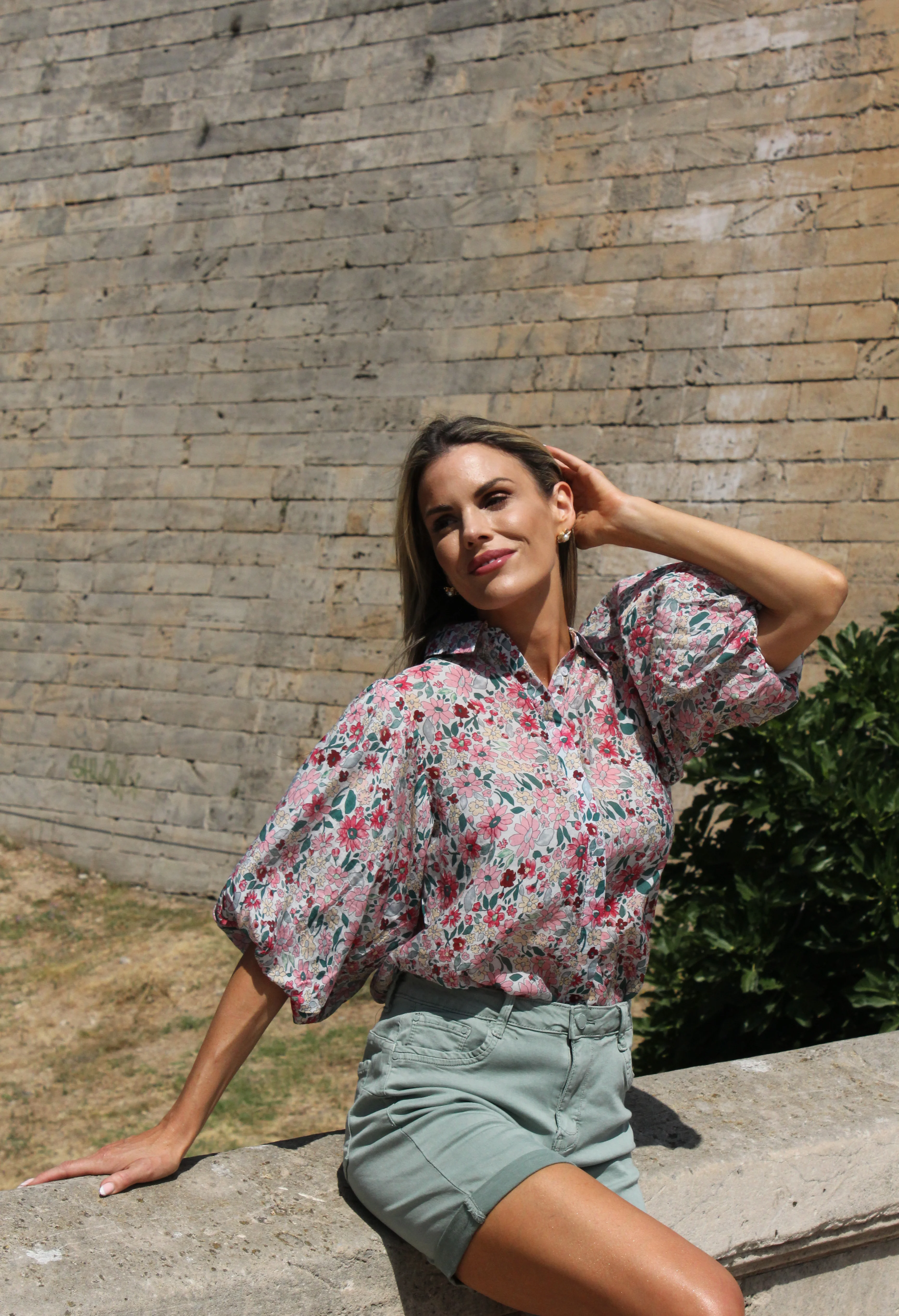 Daisy Print Balloon Sleeve Blouse - Image 3