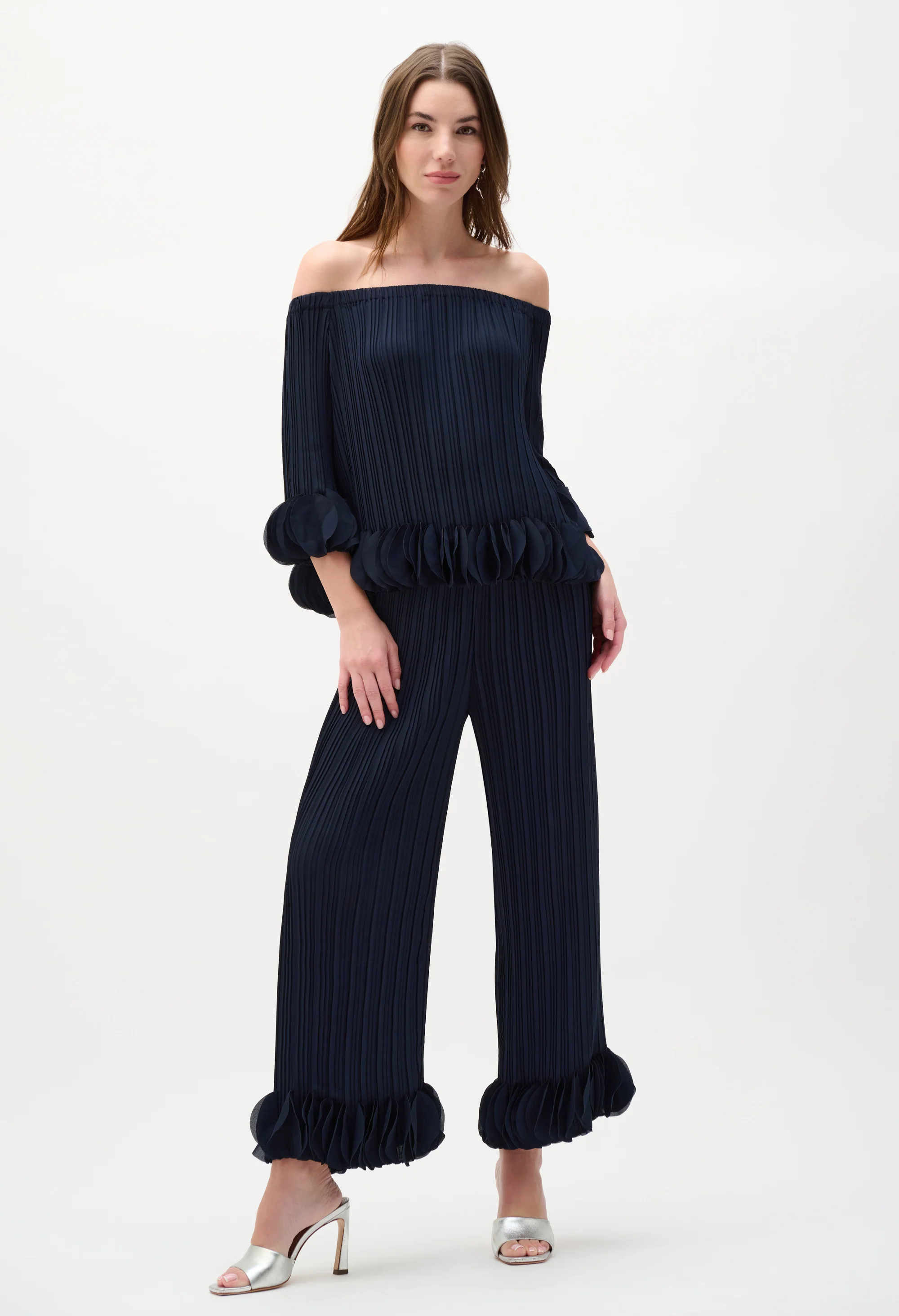 Pleated Wide-leg Trousers