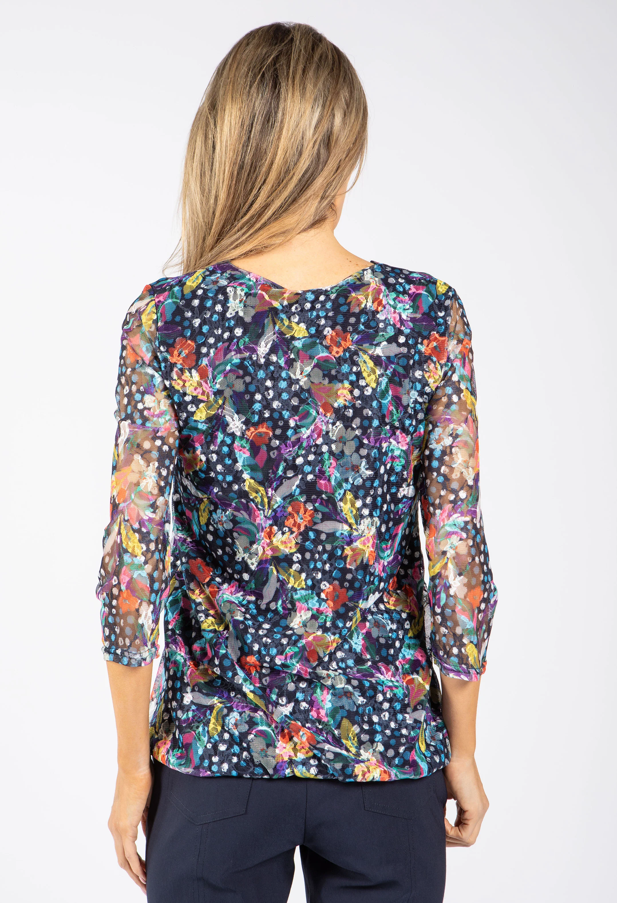 Scalloped Neck Floral Lace Top - Image 4