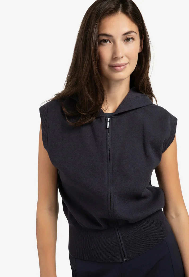Sleeveless Zip-Up Hoodie - Image 3