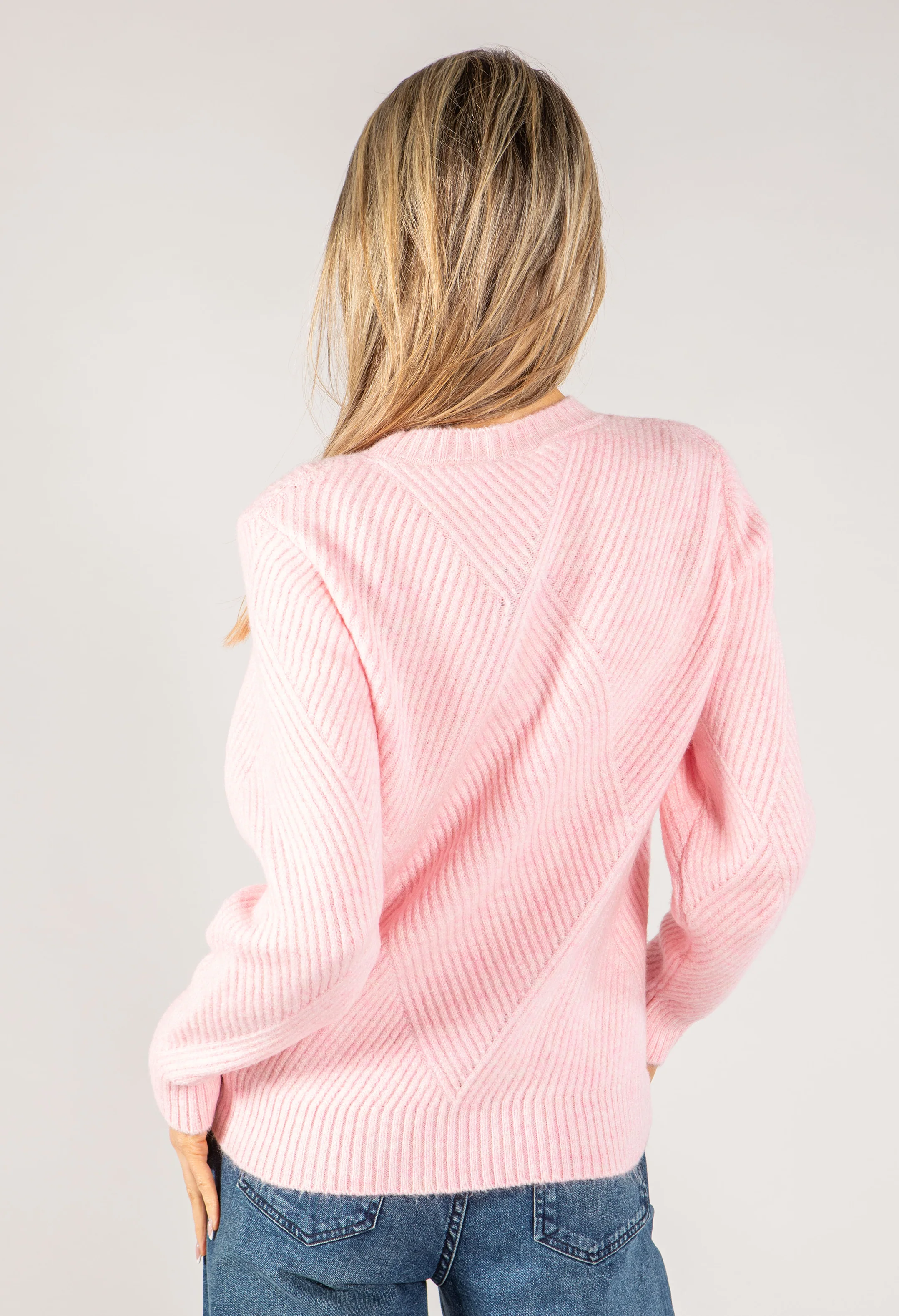 Super Soft Geometric Self Diamond Design Pullover - Image 8