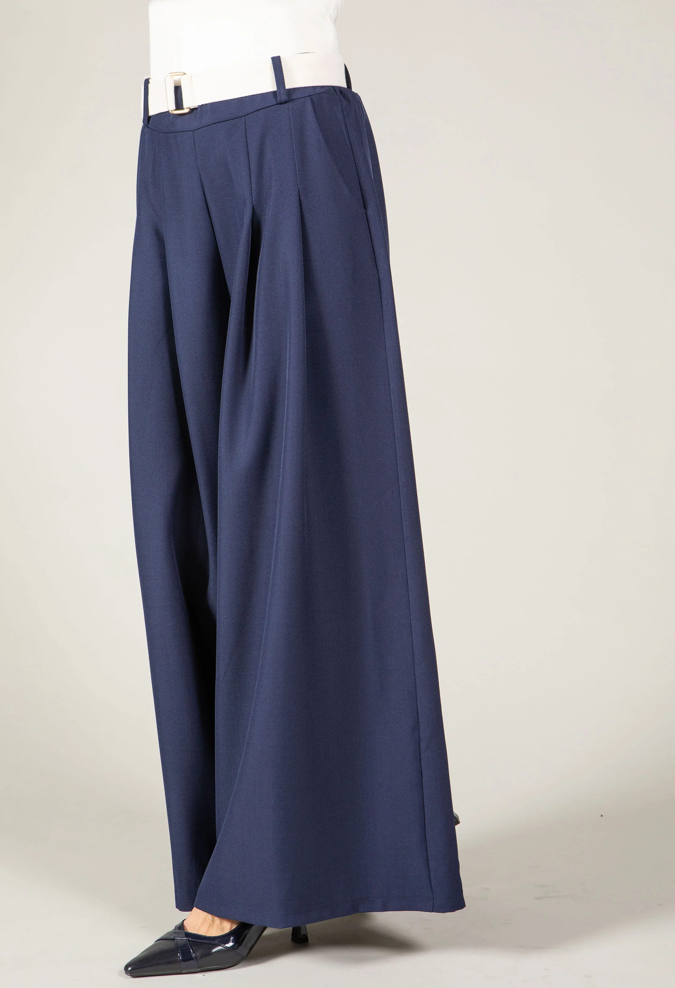 Regular Wide Leg Belted Trousers - Image 4