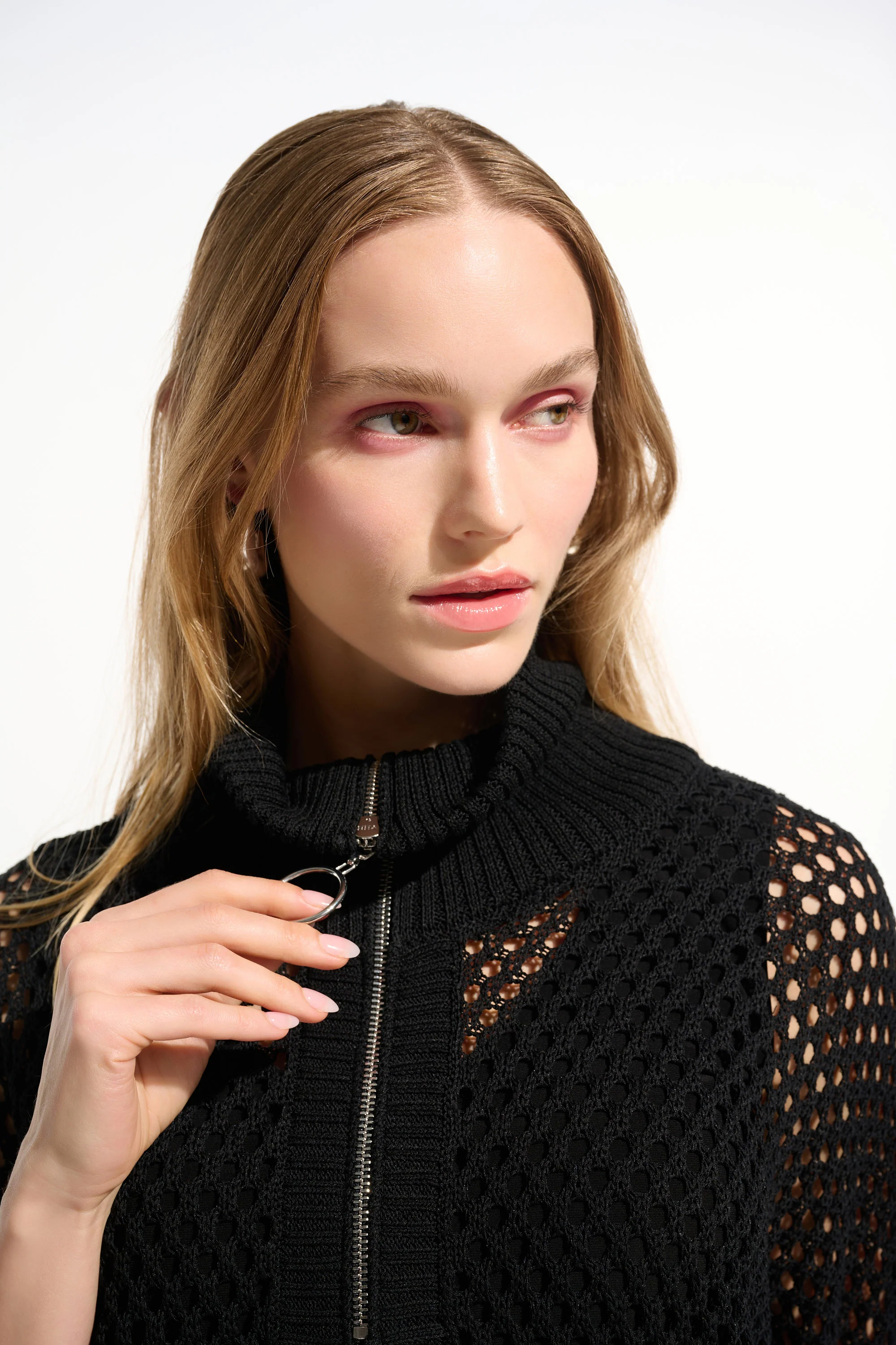 Zipper Closure Relaxed Fit Pullover - Image 2